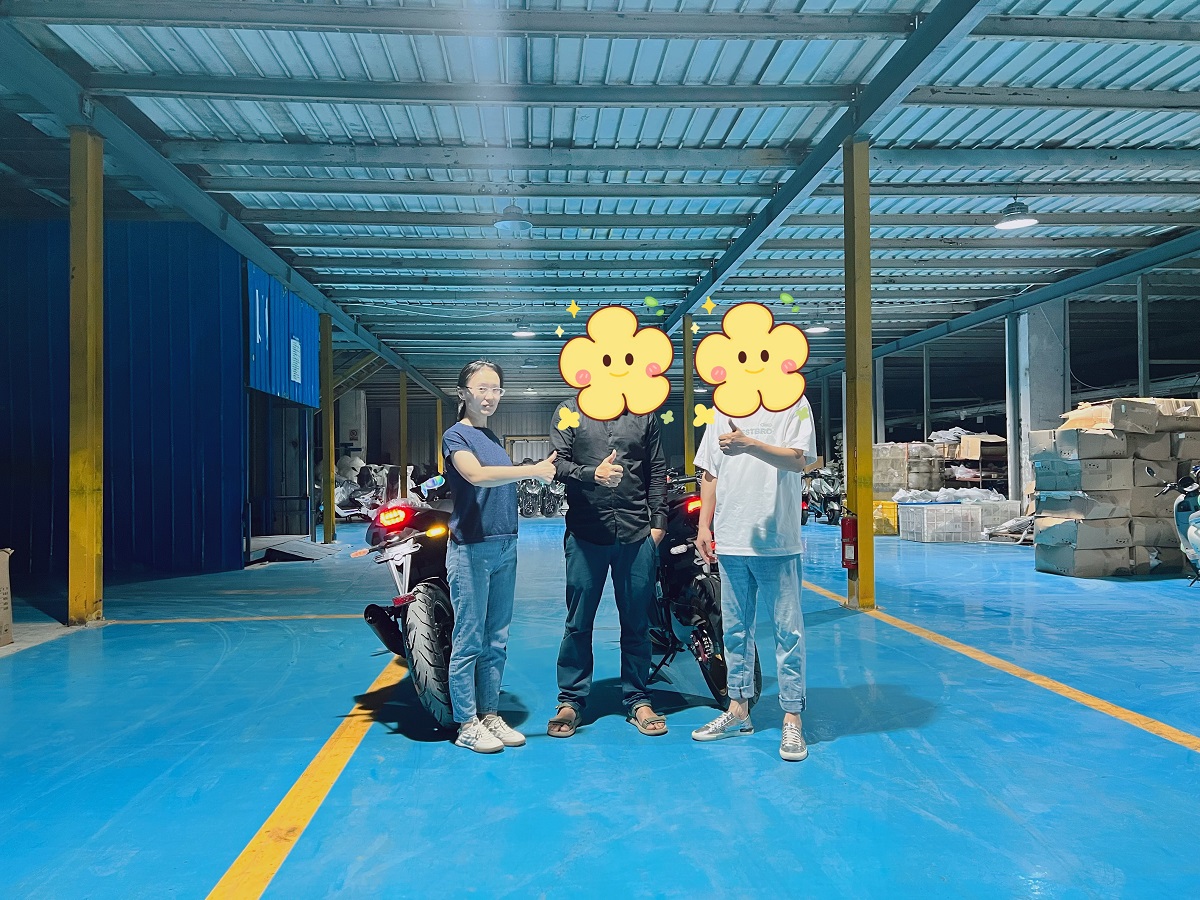 Bienvenue aux clients du Bangladesh pour visiter notre usine!